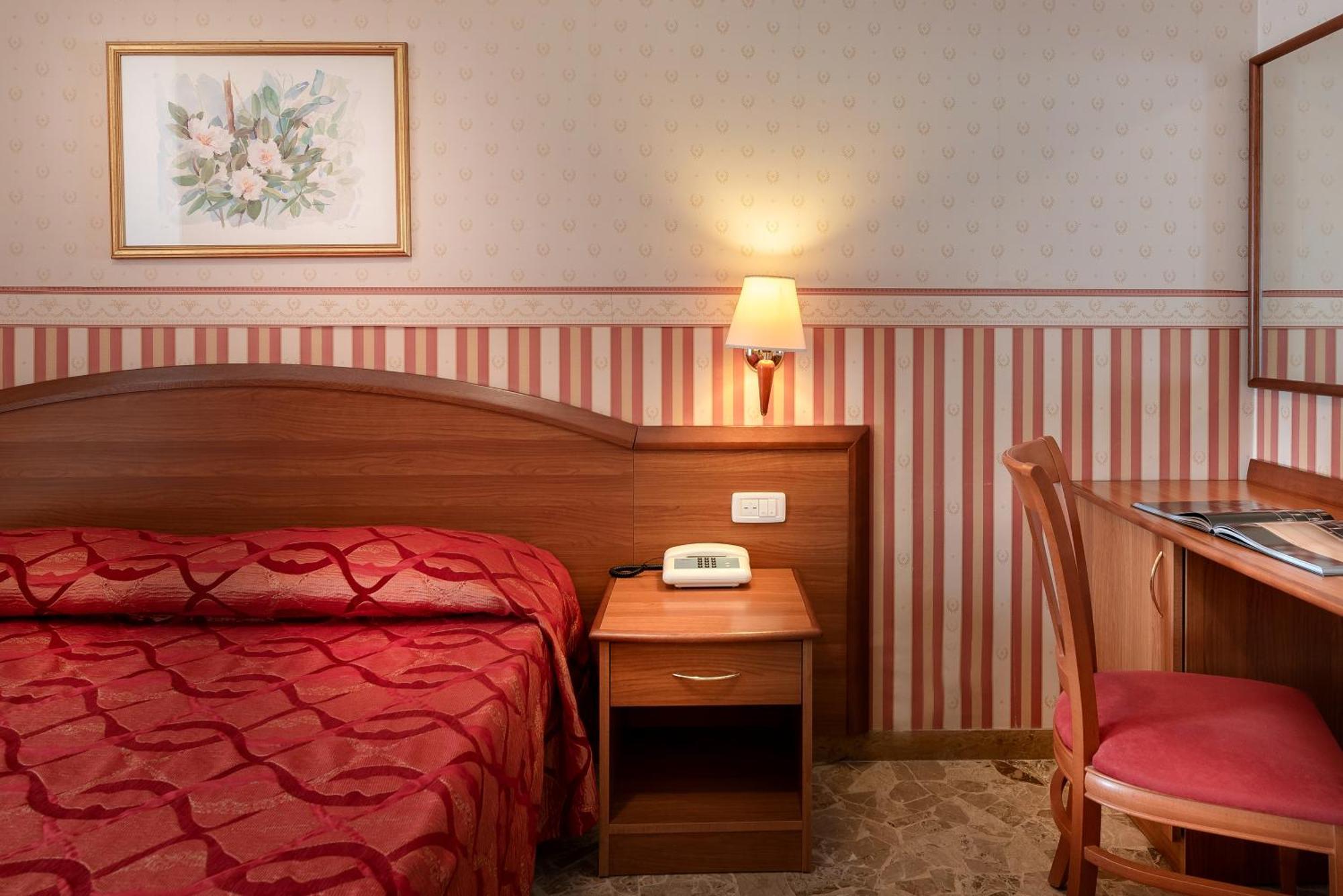 Hotel Tiffany ريميني المظهر الخارجي الصورة