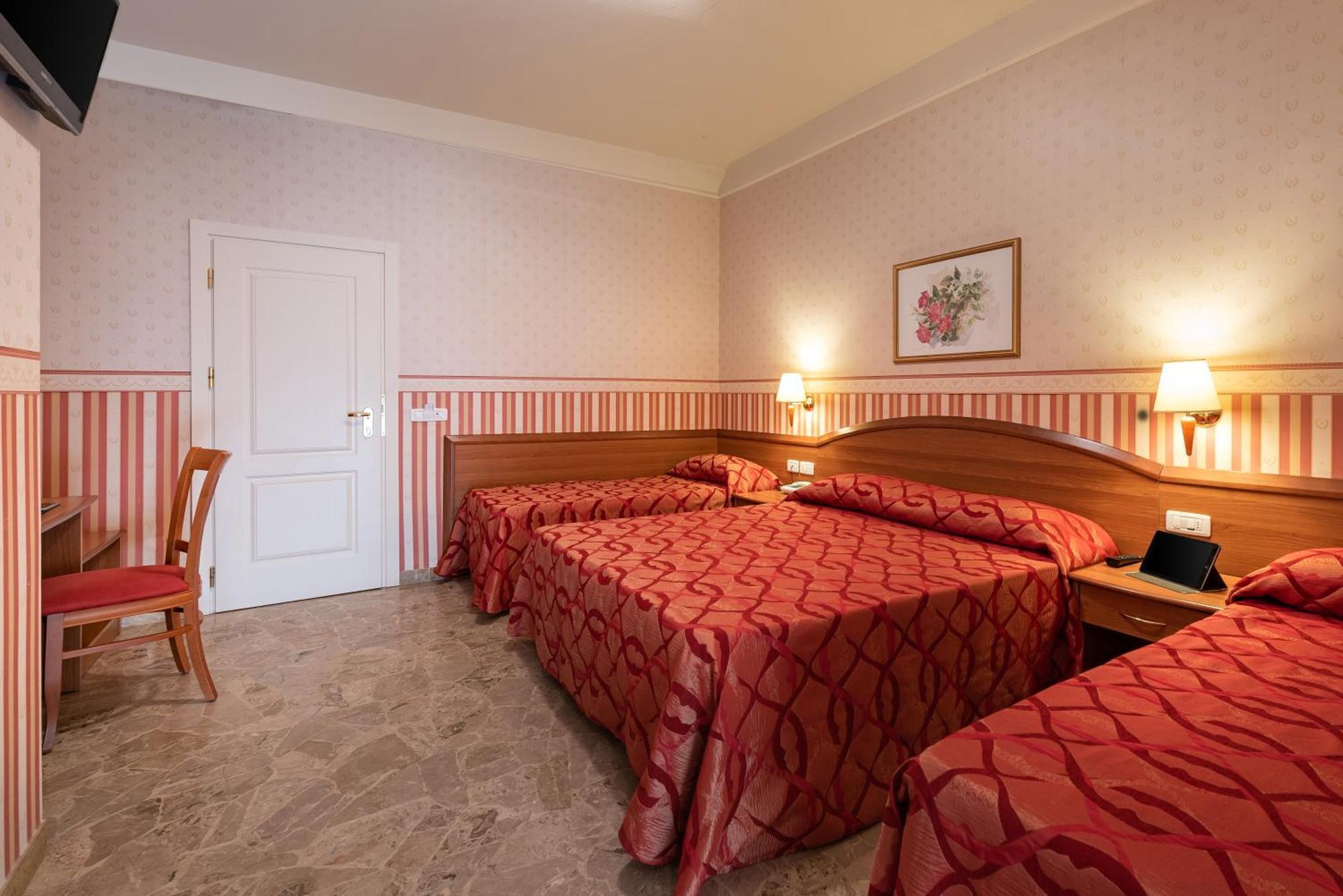 Hotel Tiffany ريميني المظهر الخارجي الصورة
