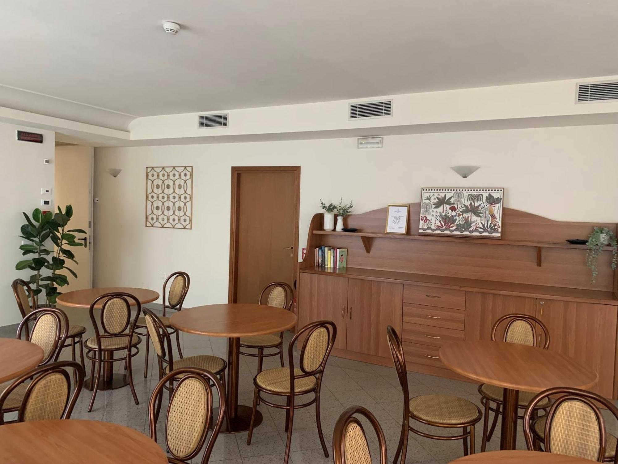 Hotel Tiffany ريميني المظهر الخارجي الصورة