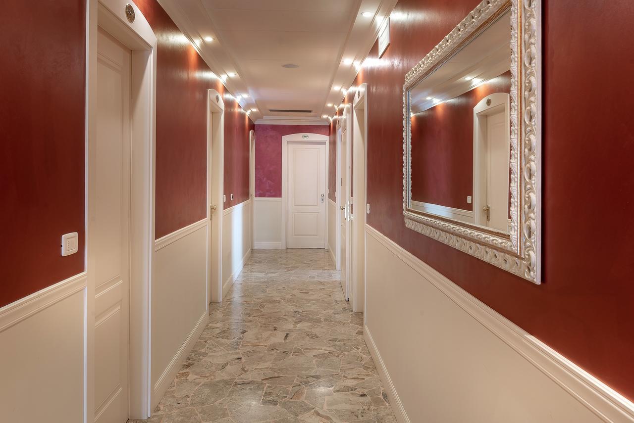 Hotel Tiffany ريميني المظهر الخارجي الصورة