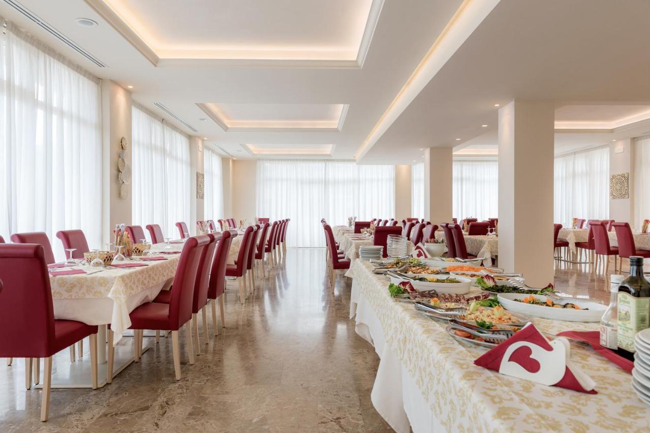 Hotel Tiffany ريميني المظهر الخارجي الصورة